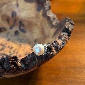 Elegant Silver Pearl Ring